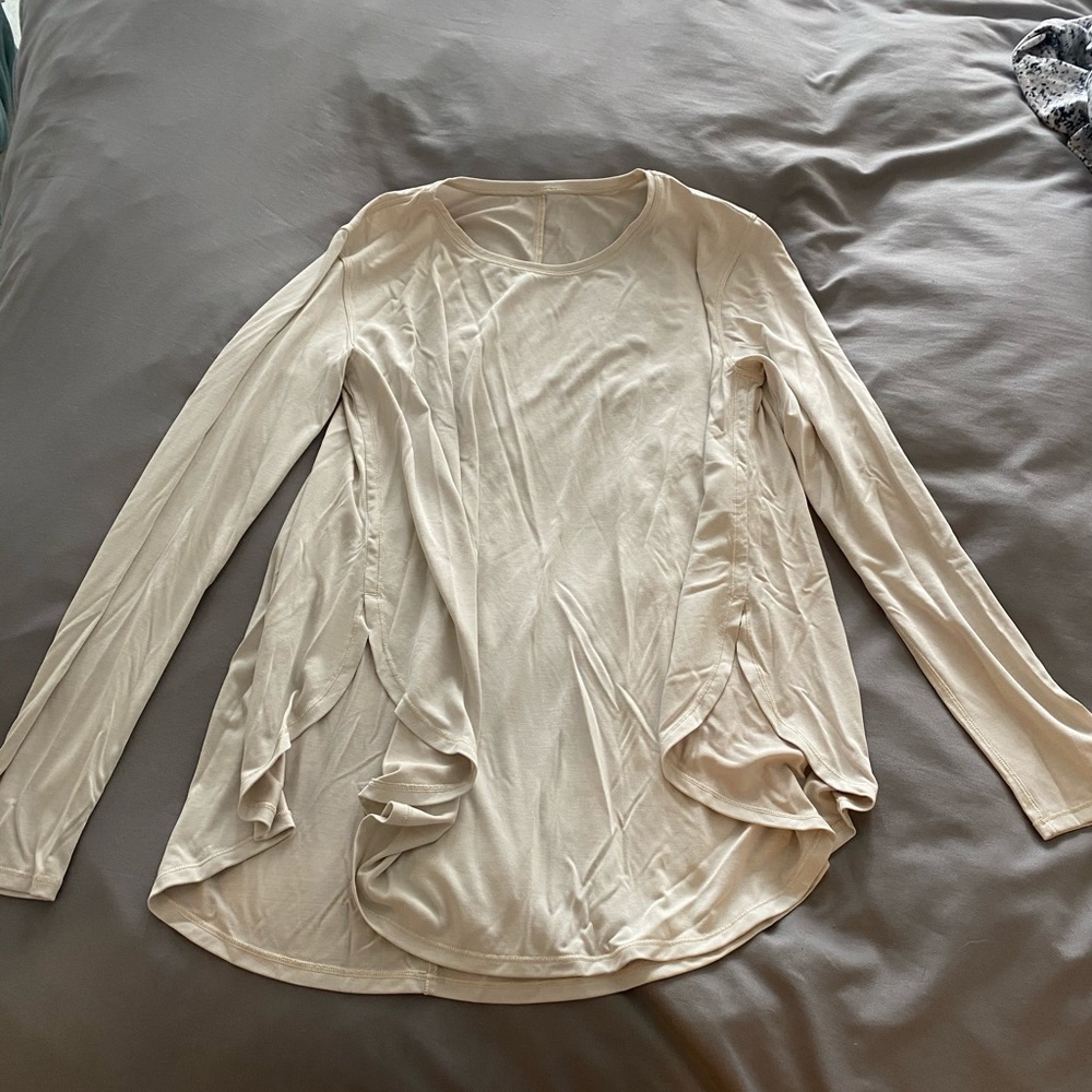 Lululemon Draped Bum Long Sleeve Size 8